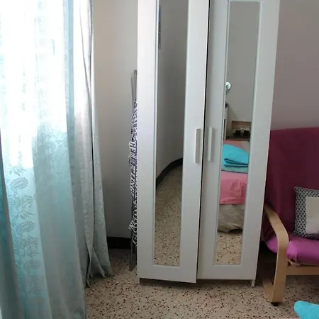Tres Confortable P2 Avec Garage Gratuit ニーム